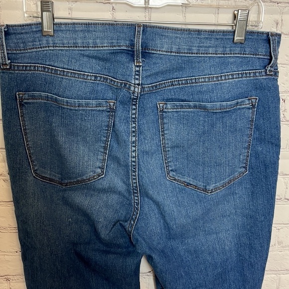Old Navy High-Waisted Wow Super-Skinny Ankle Jeans - Picture 7 of 12